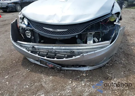 2015 Chrysler 200 S z USA, uszkodzony, nr VIN 1C3CCCBBXFN590325